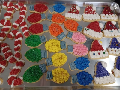 Assorted christmas cookies4